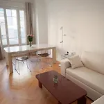 Apartament Center - Spacious Luxury With Air Conditioning