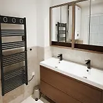 Center - Spacious Luxury With Air Conditioning *