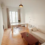 Apartament Center - Spacious Luxury With Air Conditioning *