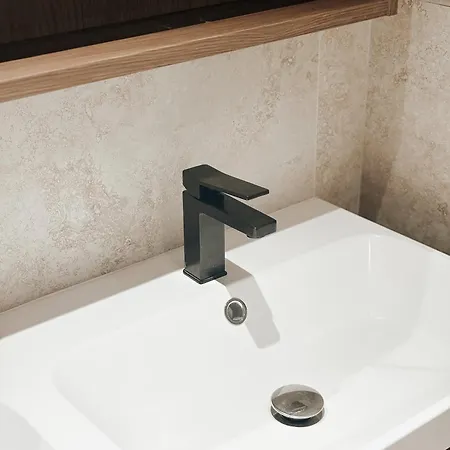 Center - Spacious Luxury With Air Conditioning Lejlighed *