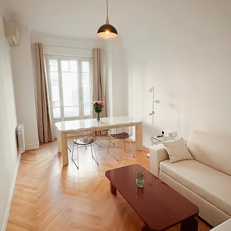 Lejlighed Center - Spacious Luxury With Air Conditioning *