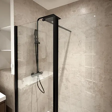 Διαμέρισμα Center - Spacious Luxury With Air Conditioning *