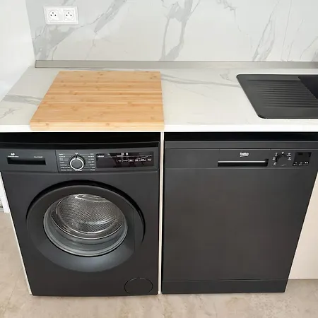 Center - Spacious Luxury With Air Conditioning * Νίκαια