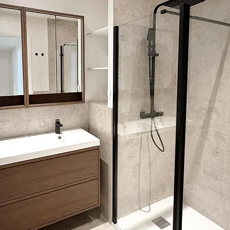 公寓 Center - Spacious Luxury With Air Conditioning *