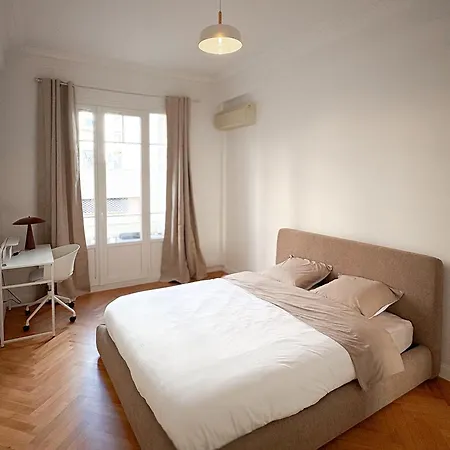 Center - Spacious Luxury With Air Conditioning