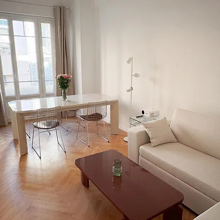 公寓 Center - Spacious Luxury With Air Conditioning