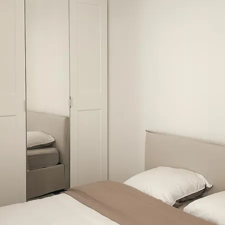 Center - Spacious Luxury With Air Conditioning 公寓 *