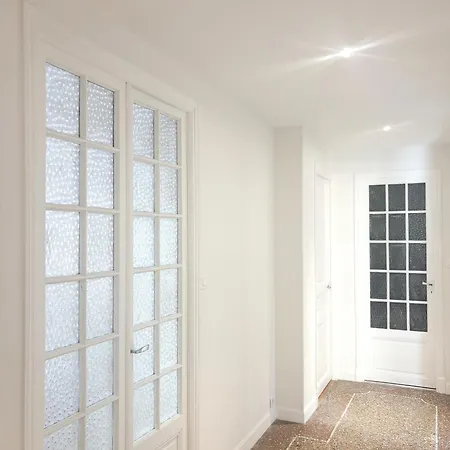 Center - Spacious Luxury With Air Conditioning 尼斯